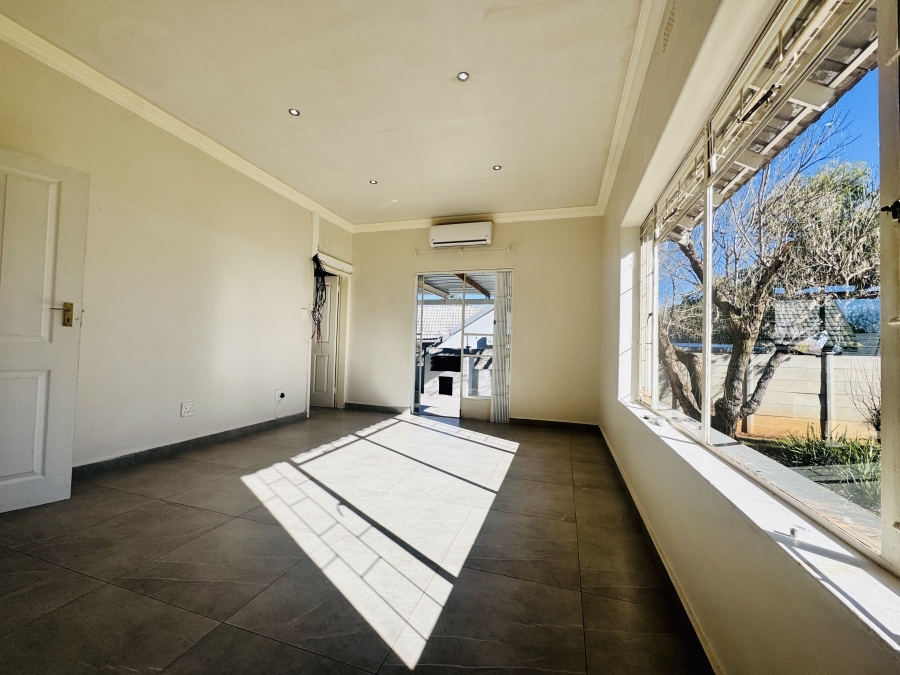 3 Bedroom Property for Sale in Flamwood North West